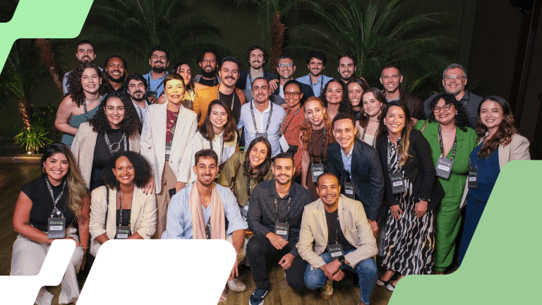 Imagem referente à notícia: Conheça os profissionais voluntários por trás do curso Carreira de Excelência